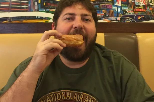 1日10枚のライスケーキで7ヶ月で44kg減。ロンドン男性の驚きの方法