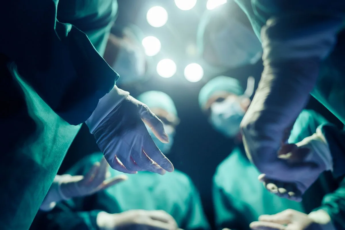 出産中に「死んだ」女性、あの世で見た360度の人生回顧と選択の瞬間