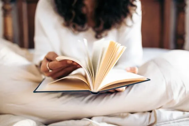 Instagramに「今読んでる本」機能が追加、読書好きが大興奮