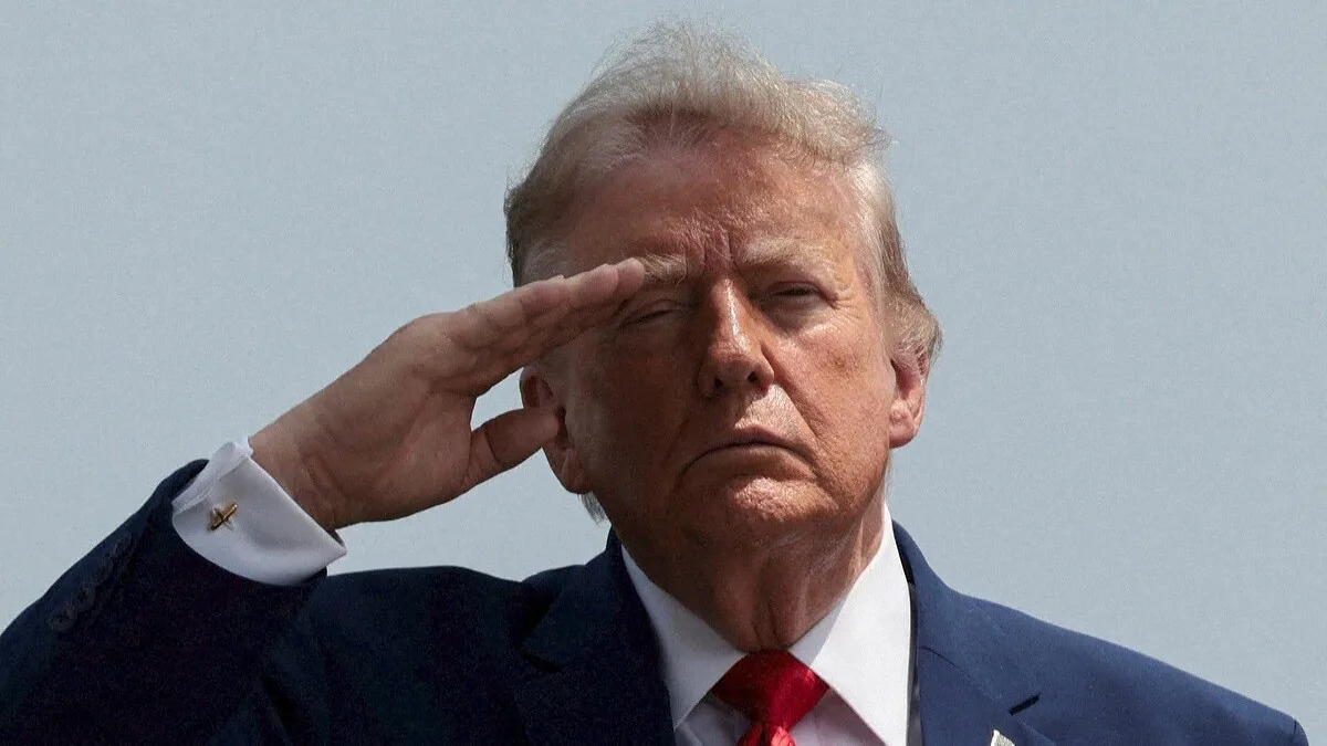 トランプ氏「徹底的にたたきのめす」 イランのミサイル攻撃で報復示唆
