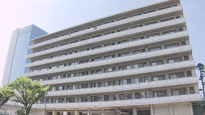 「魅力的だったので」女性の後ろ姿を撮影した40代教員、警察から厳重注意