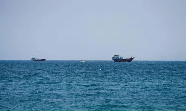 ホルムズ海峡で警告射撃、6隻が停泊…イランvs米軍の“封鎖合戦”がエスカレート