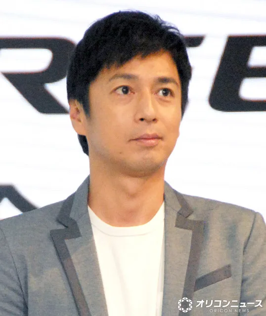 徳井義実、生放送に大遅刻で土下座「カンガルーと人間の動画」見てスマホ充電忘れ